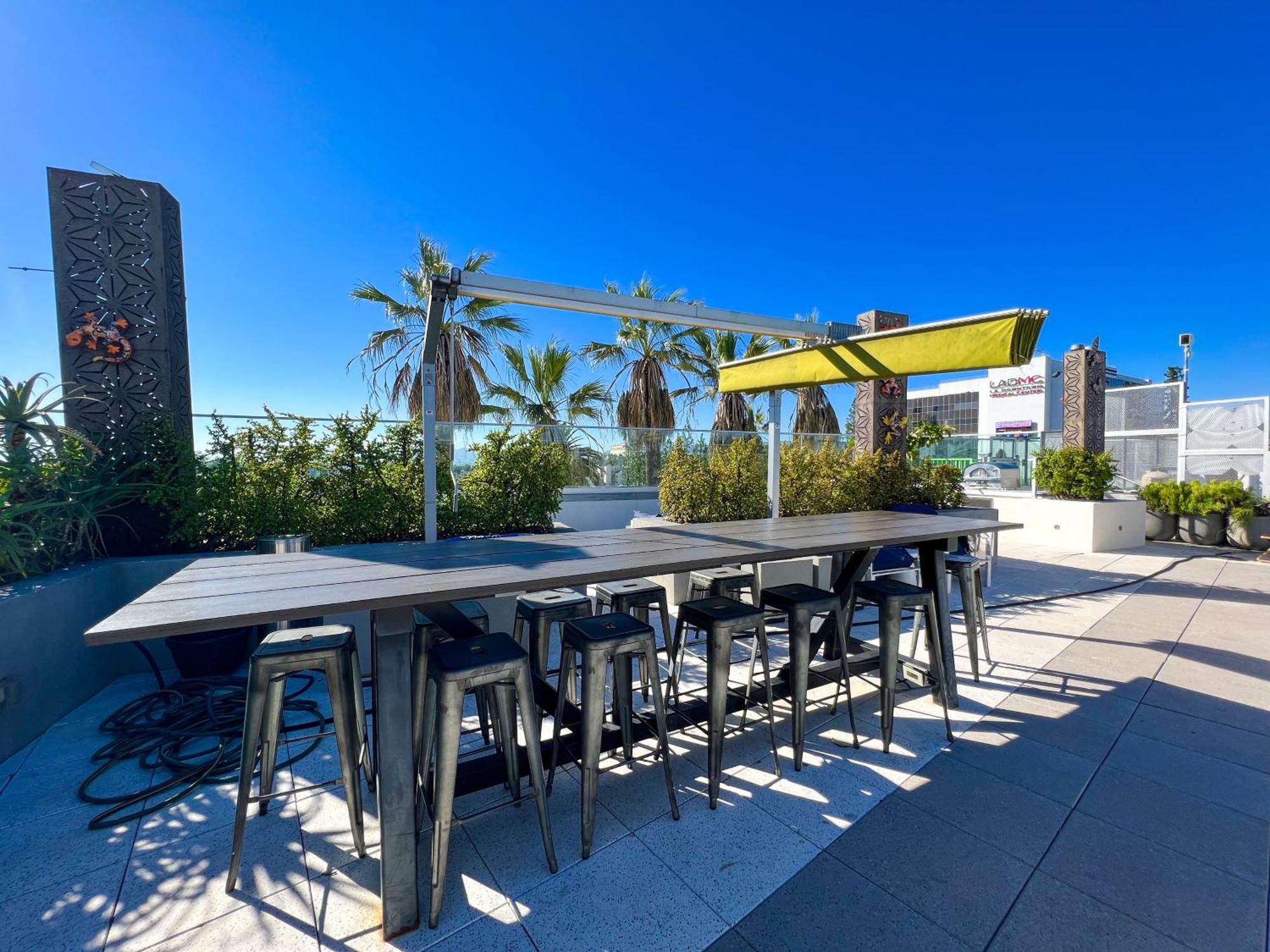 Downtown Los Angeles Skyline Balcony View Modern Penthouse Exterior photo