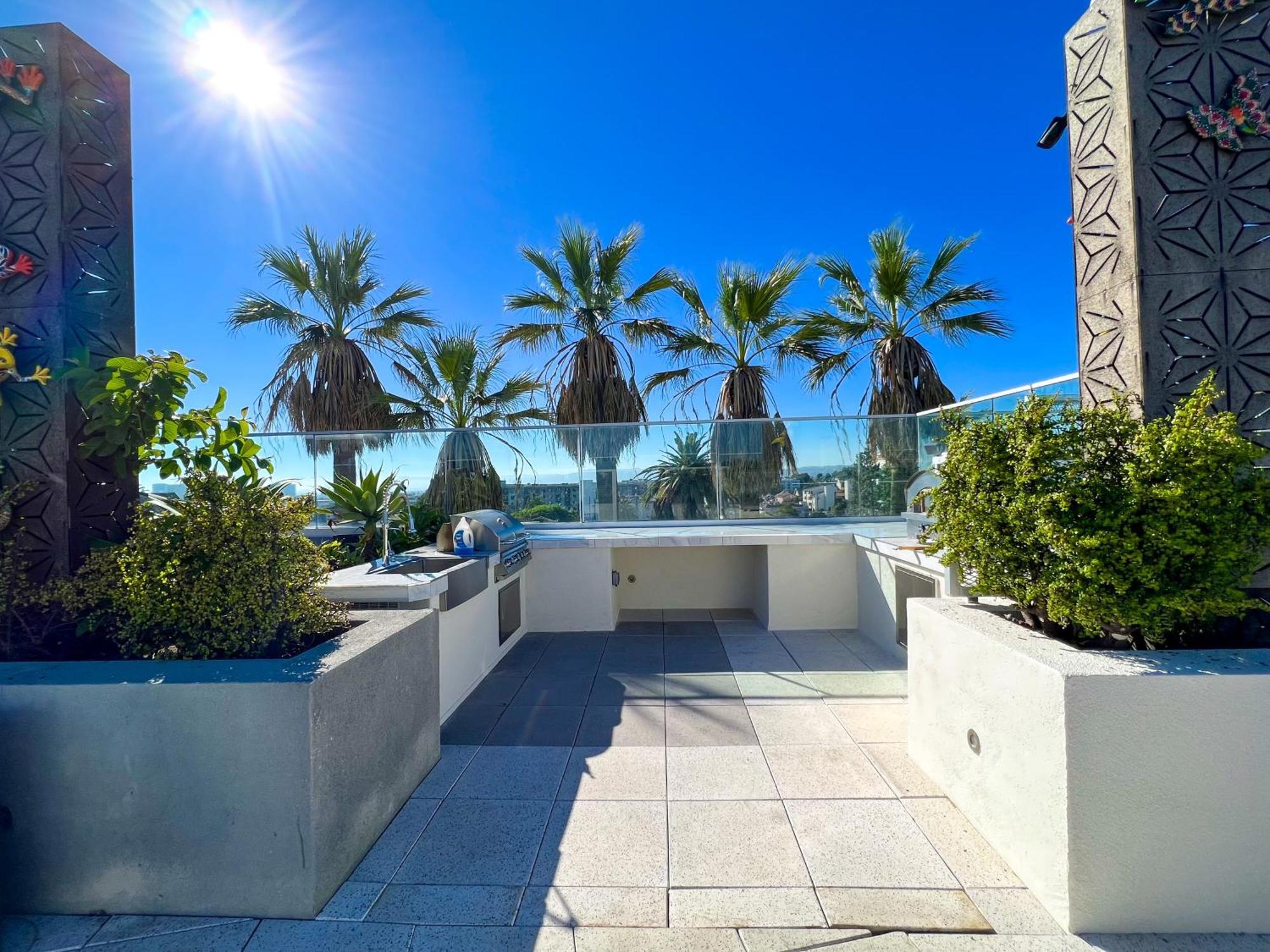 Downtown Los Angeles Skyline Balcony View Modern Penthouse Exterior photo
